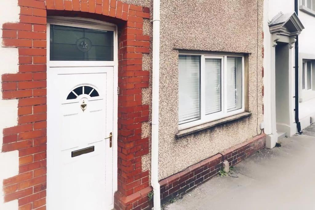 Urban Music Style Townhouse In Swansea City Center Exteriér fotografie